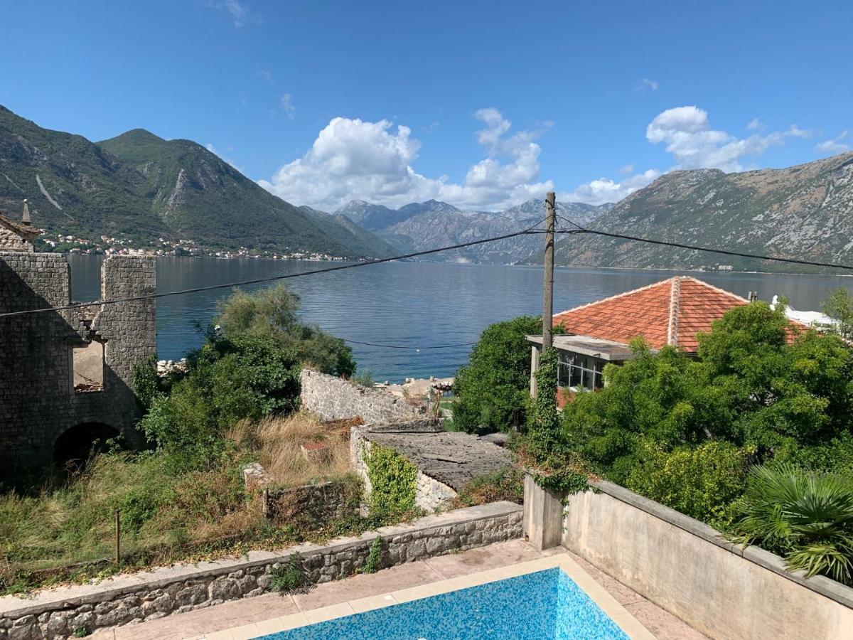 Apartment With Swimmingpool, Seaview And Large Terrace, 1St Floor, Min 2 Persons Dobrota Exterior photo