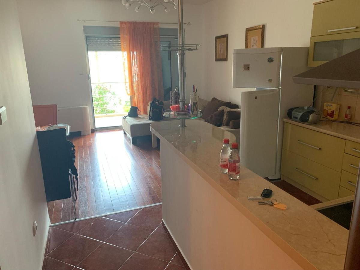 Apartment With Swimmingpool, Seaview And Large Terrace, 1St Floor, Min 2 Persons Dobrota Exterior photo