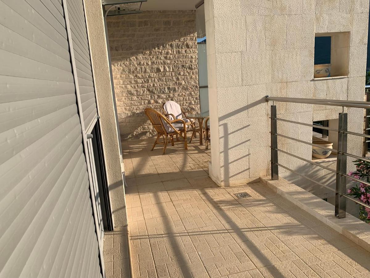 Apartment With Swimmingpool, Seaview And Large Terrace, 1St Floor, Min 2 Persons Dobrota Exterior photo